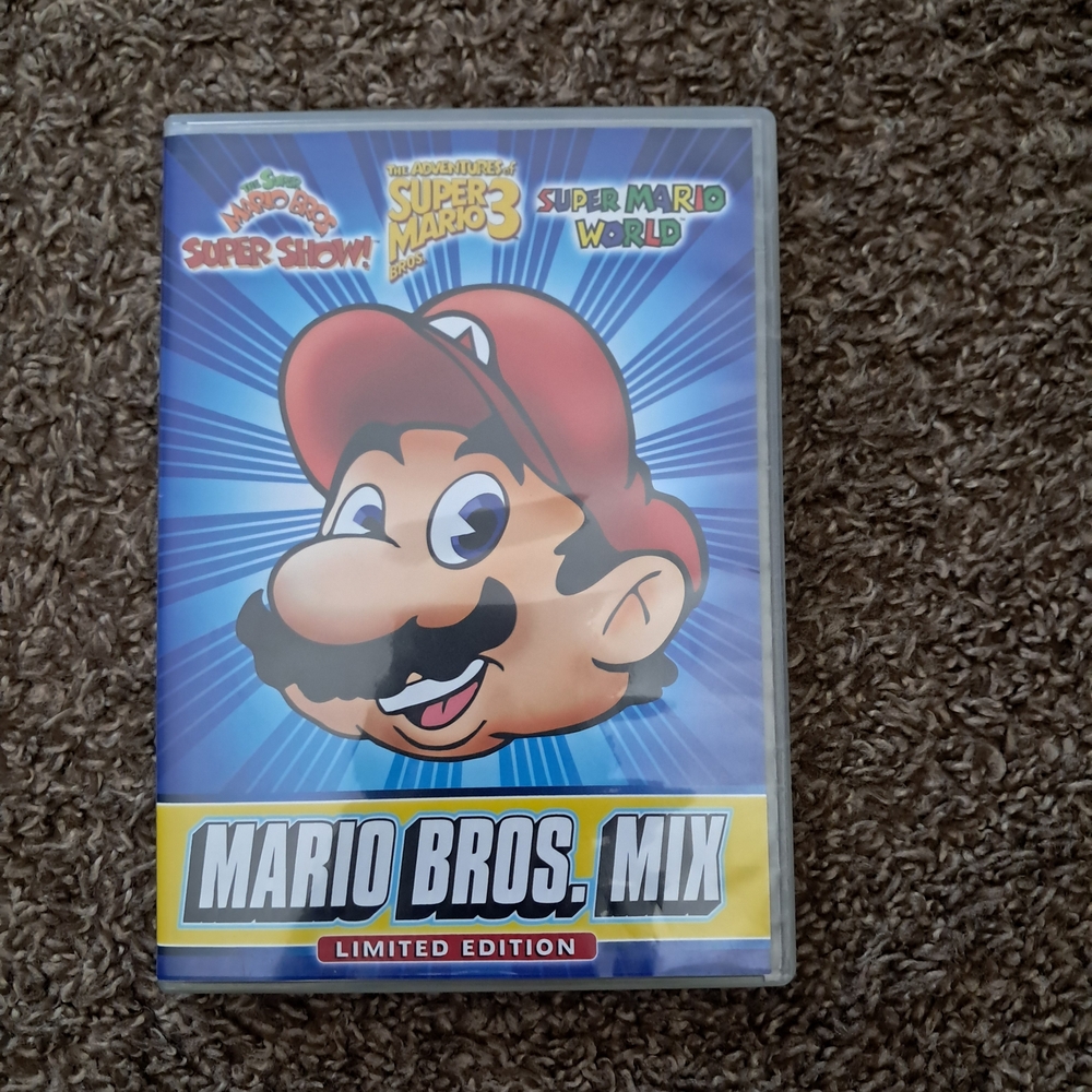 Nintendo Mario Bros. Mix Limited Edition - Red and Blue